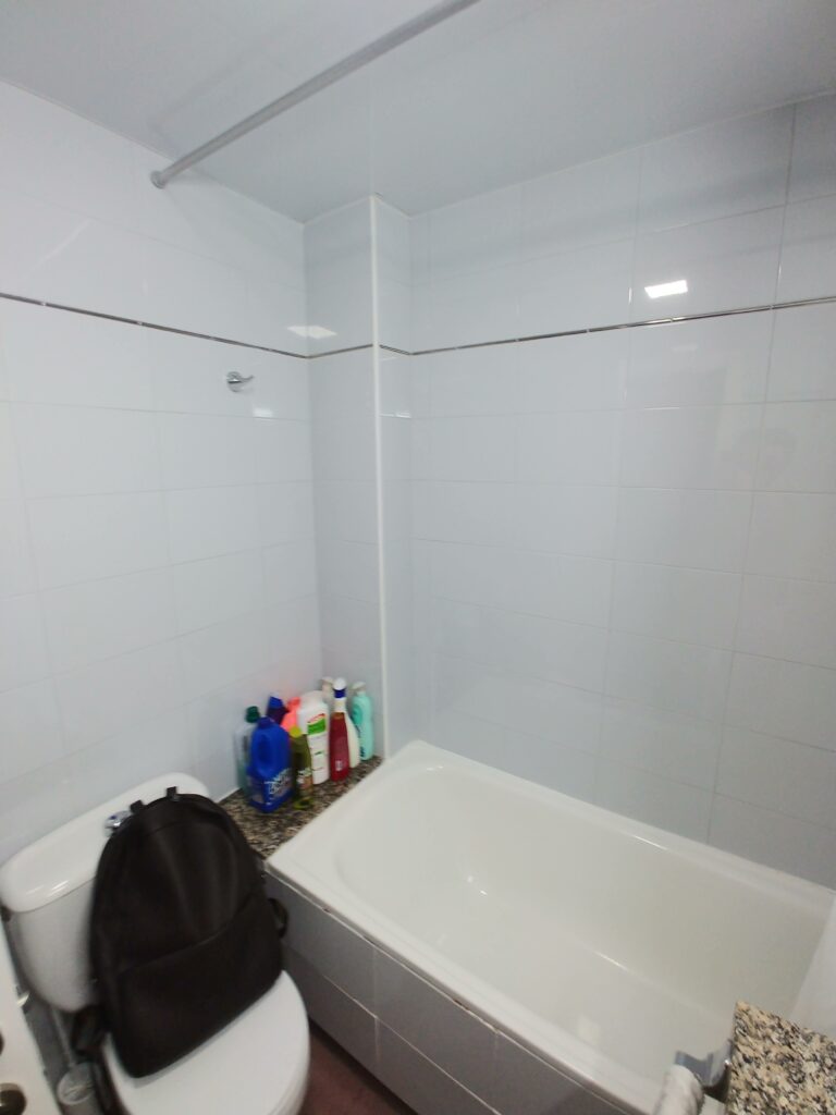 Baño suite Cornellá