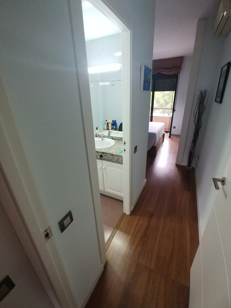 Baño suite Cornellá