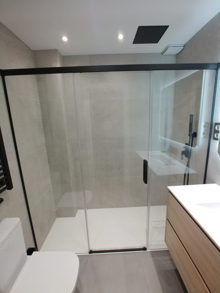 Baño suite Cornellá