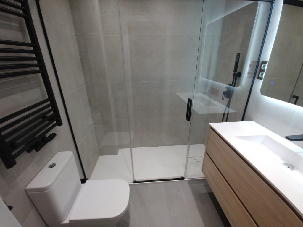 Baño suite Cornellá