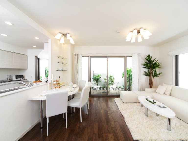 Espacios abiertos. Cocina abierta al salón comedor.