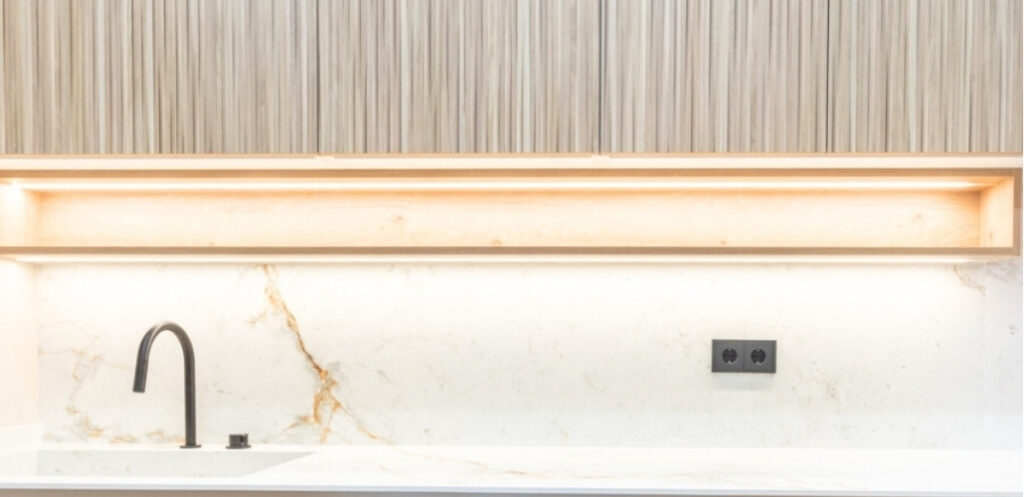 Cocina acabada en materiales nobles